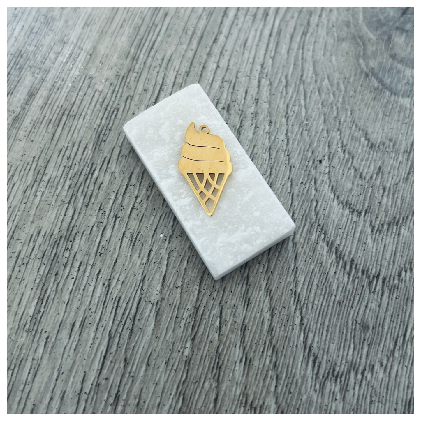 GOLD ICE CREAM CHARM LARGE