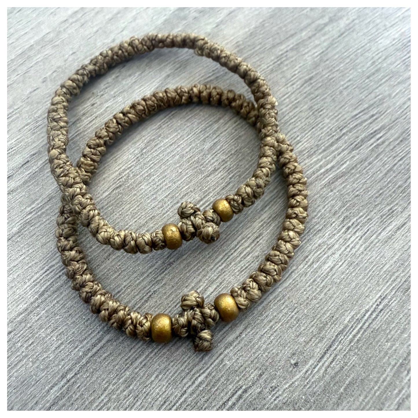 LIGHT BROWN KOMBOSKINI
