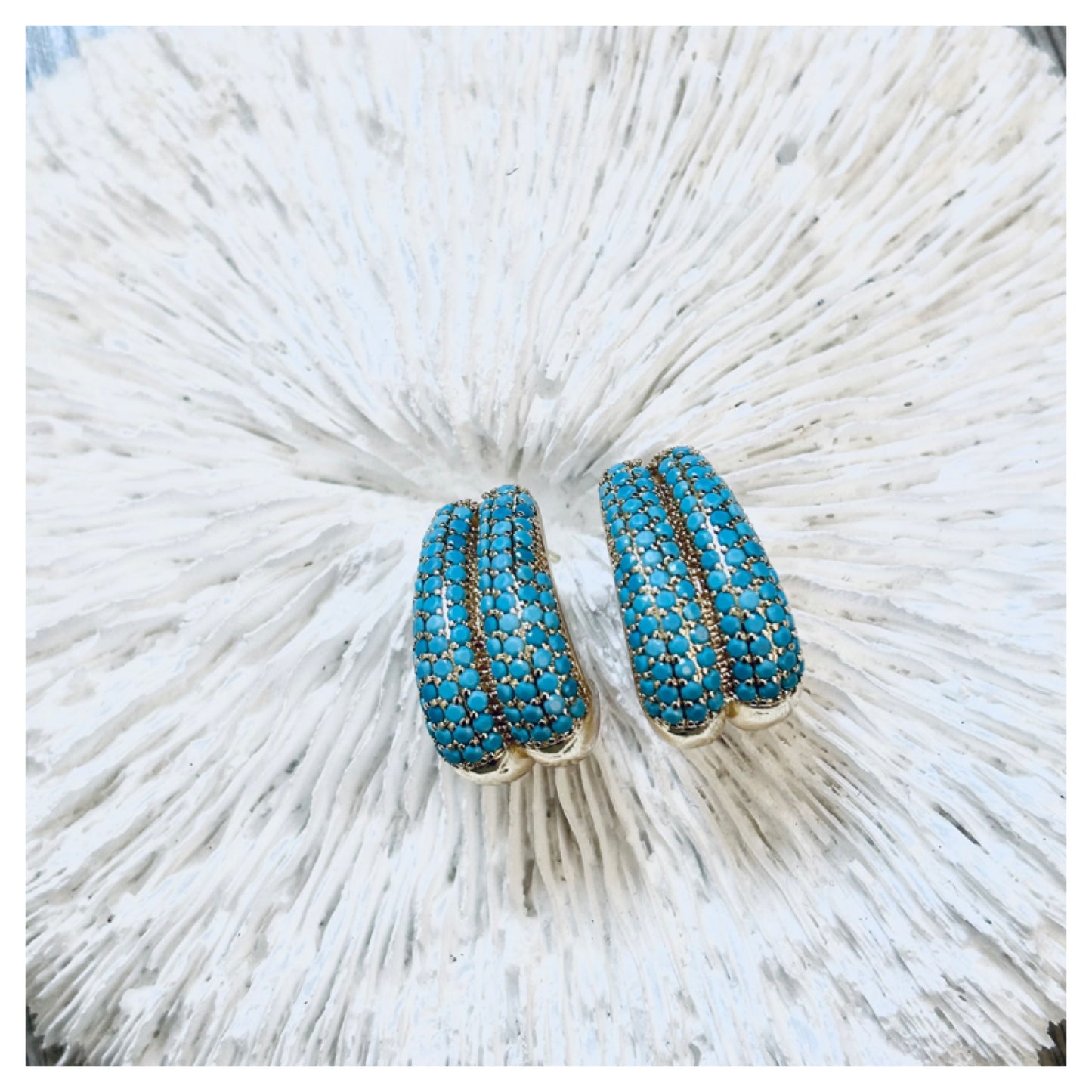 TURQUOISE STONE HUGGIES