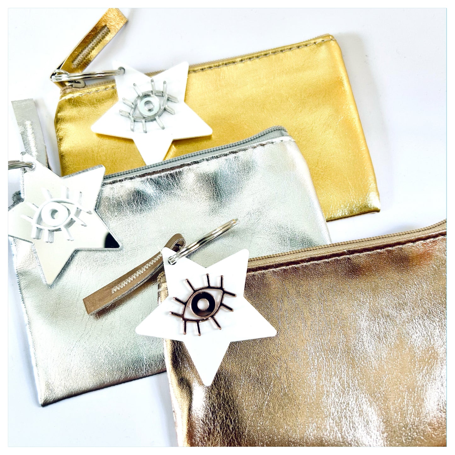 METALLIC COIN PURSE WITH ACRYLIC KEY CHARM