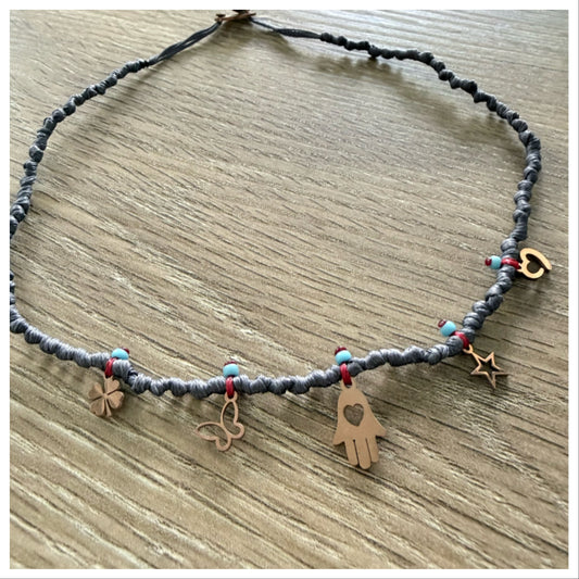 KNOTTED CHARM CHOKER GREY