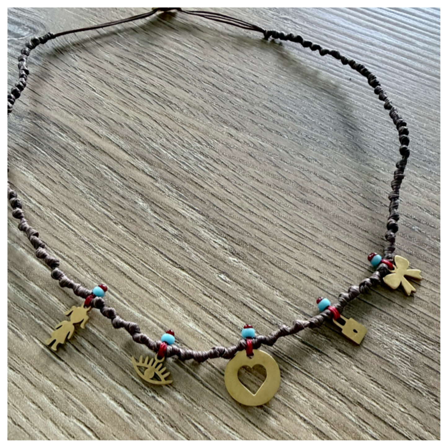 KNOTTED CHARM CHOKER BROWN