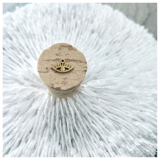 EVIL EYE WITH LASHES