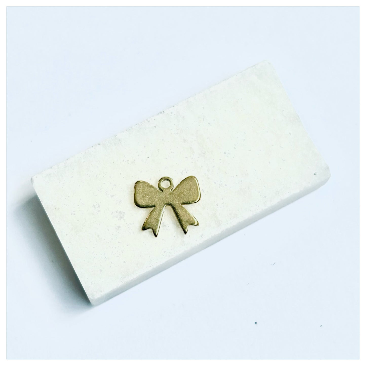 GOLD BOW CHARM