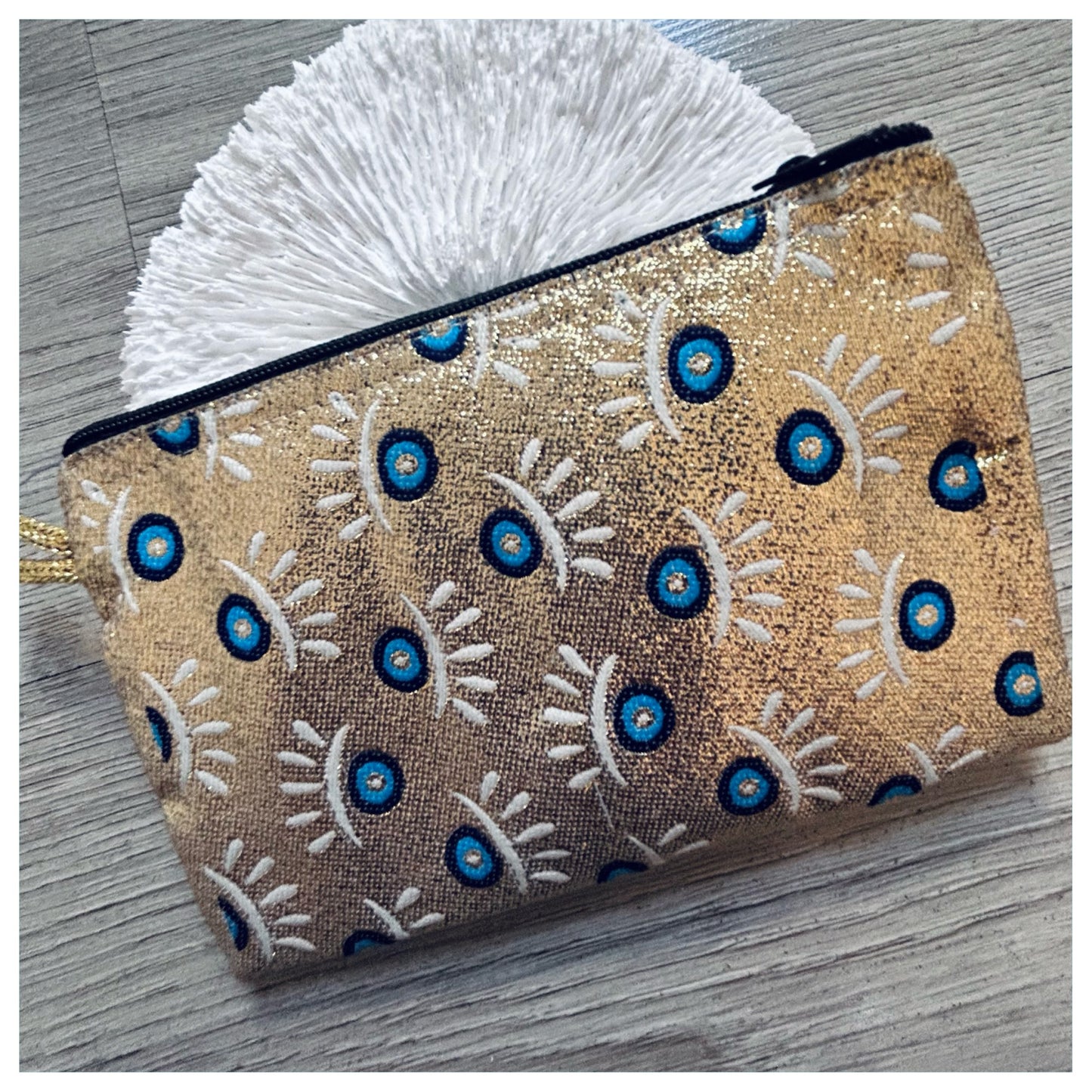 GOLD MULTI EYE MAKE UP BAG